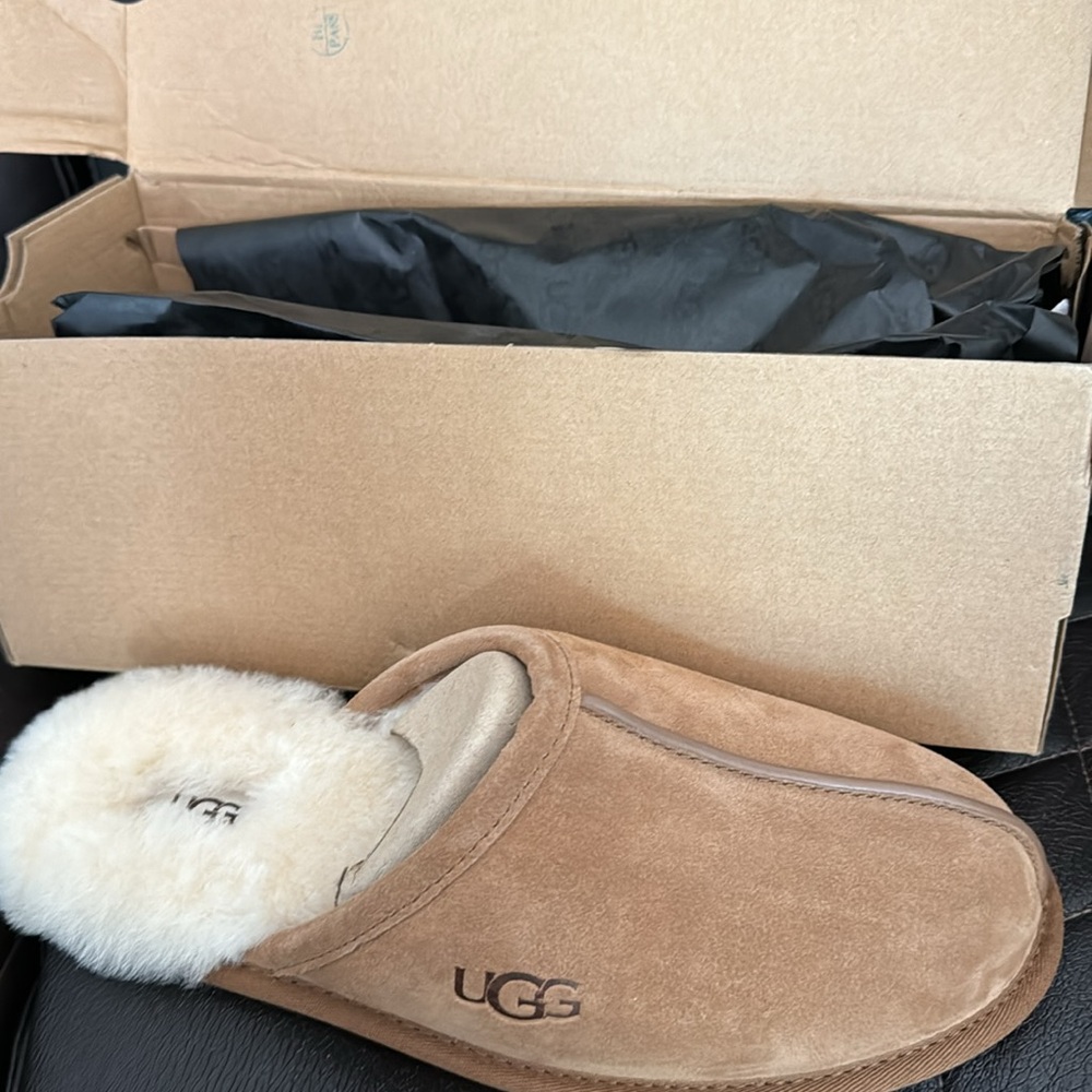 UGG Men's Scuff Logo Slipper - Picture 2 of 5